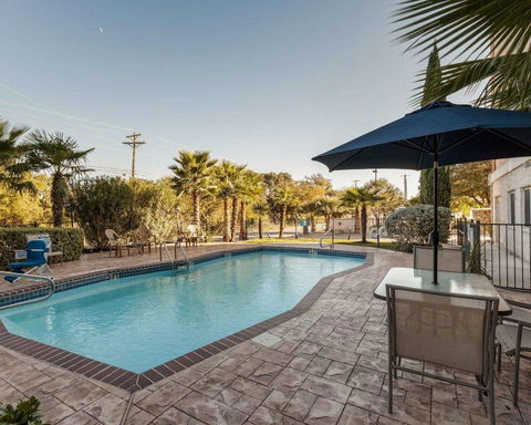 Comfort Inn & Suites Texas Hill Country - LBG 3