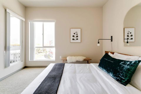 Comfy Retreat Steps To The Beach! Pool Gym - LBG 2