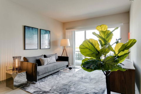 Comfy Retreat Steps To The Beach! Pool Gym - LBG 3
