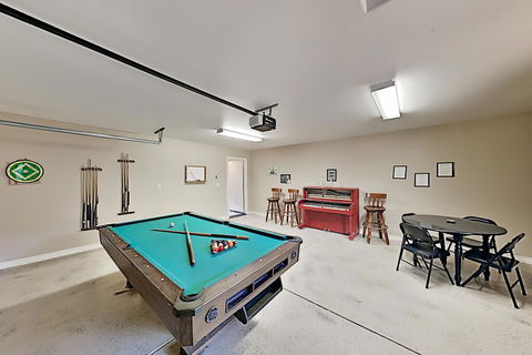 Contemporary Wine Country Home Near Downtown Home - LBG 1