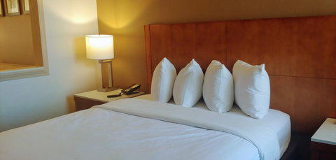 Country Inn & Suites By Radisson, John Wayne Airport, CA - LBG 2