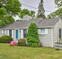 Cozy 'Sea Street Cottage' - 1 Mile to Ferry Boats
