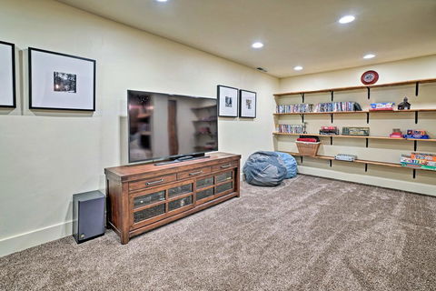 Cozy McCall Home With Hot Tub, Walk To Payette Lake! - LBG 0