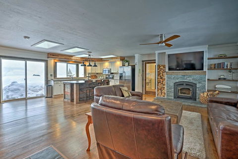 Cozy McCall Home With Hot Tub, Walk To Payette Lake! - LBG 1