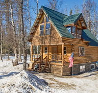 Cozy Palmer Log Cabin Close to Matanuska River