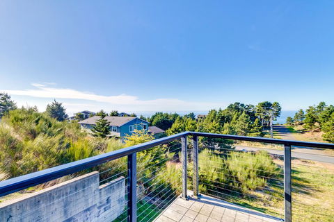 Crescent Vue - LBG 1