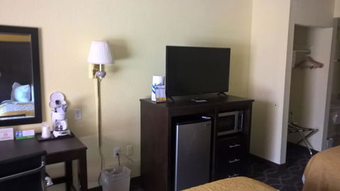 Days Inn & Suites By Wyndham Port Richey - LBG 2
