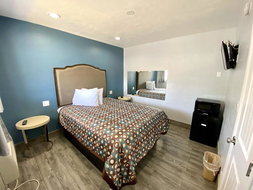 Book Compton Accommodation Vacations LBG LBG
