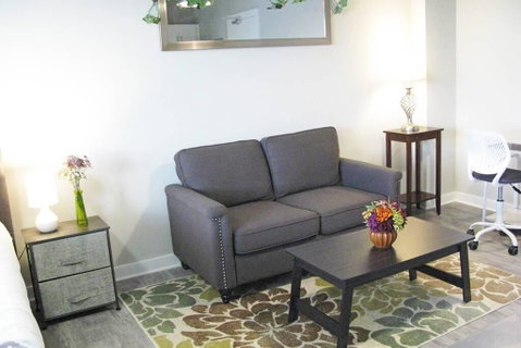 DOWNTOWN New Modern Loft With Full Kitchen, Gym, Rooftop Terrace - LBG 1