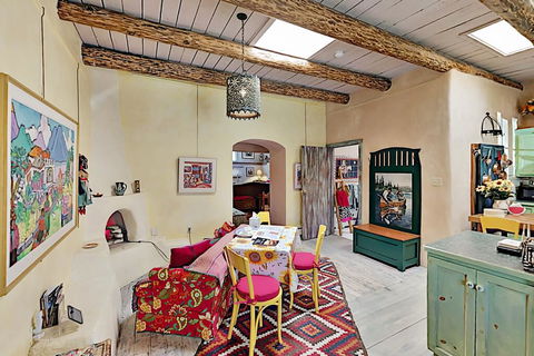 Downtown! Red Hawk By Inger Jirby - Steps To Plaza Duplex - LBG 2