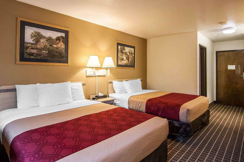 Econo Lodge Inn & Suites Corvallis - LBG 1