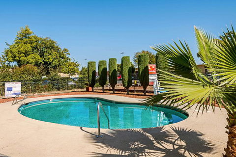 Econo Lodge Inn & Suites Yuba City - LBG 3