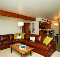 Fifth Avenue Unit 8