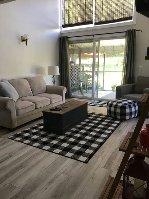 Friendship Acres Apartment - LBG 2