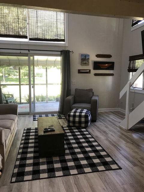 Friendship Acres Apartment - LBG 0