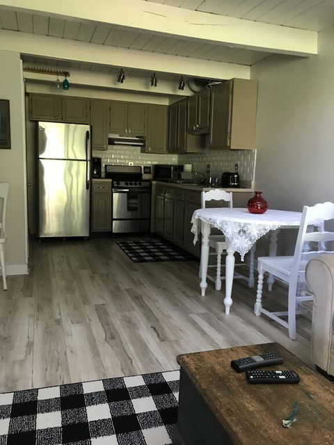 Friendship Acres Apartment - LBG 3