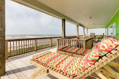 Gilchrist 'EZ Street Beach House' With Gulf-View Deck - LBG 0