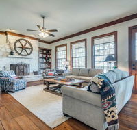 Gorgeous Boerne Home in Hill Country Close to Town