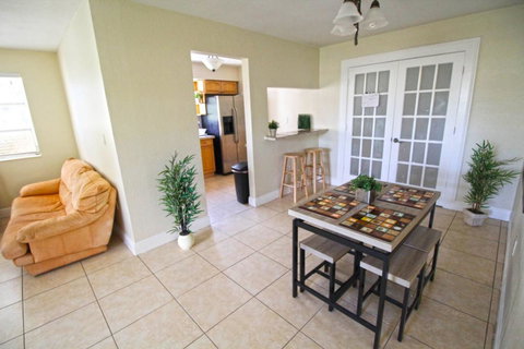 Guest House PiÃ±a - LBG 1