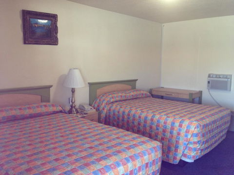 Hacienda Motel - LBG 2