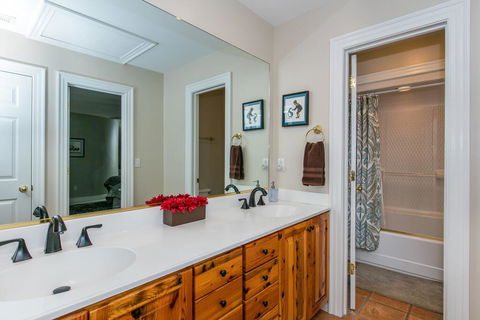 Hart House- A Luxurious Asheville Vacation Country Home! Home - LBG 2
