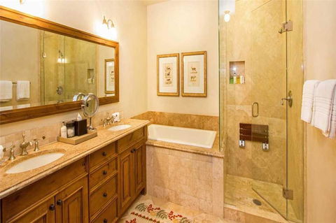 HERITAGE CROSSING 2 - LBG 2