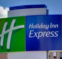 Holiday Inn Express  Suites Oakhurst-Yosemite Park Area