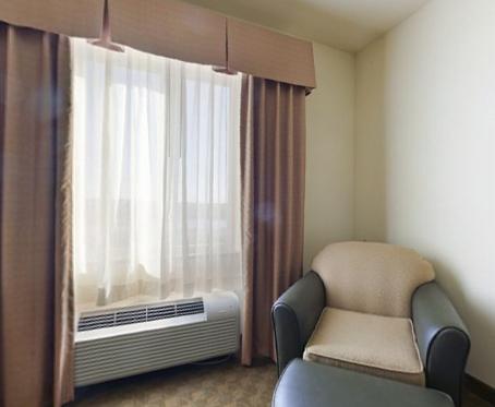 Holiday Inn Express Hotel & Suites Zapata - LBG 3