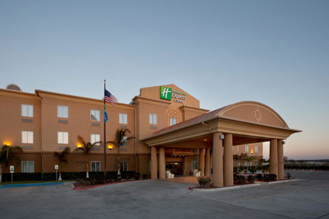 Holiday Inn Express Hotel & Suites Zapata - LBG 0