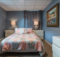 HOTEL QUALITY AND CONFY  CLOSE TO BEACH / SLEEPS 6