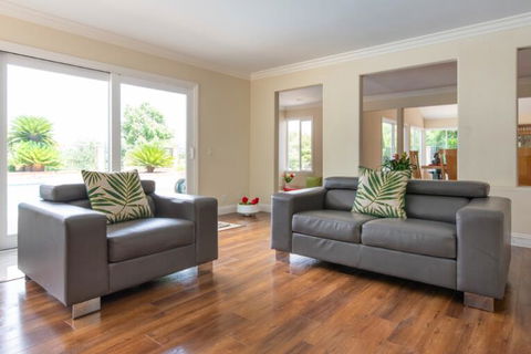 House With Hill And City Views, Heated Pool And Spa, Outdoor Fire Pit And Indoor Fireplace - LBG 3