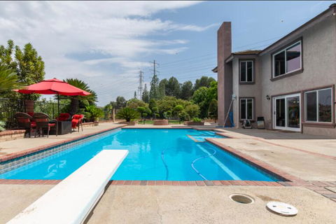 House With Hill And City Views, Heated Pool And Spa, Outdoor Fire Pit And Indoor Fireplace - LBG 0