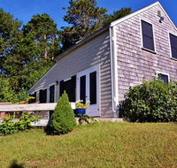 Ipswich Cottage with Beautiful Views 5 Mins to Beach