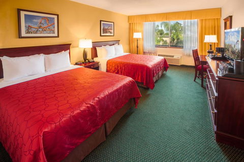 Knott's Berry Farm Hotel - LBG 2