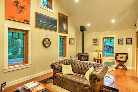 Laughlintown Cabin W/Deck, Fire Pit & Ski Lift! - LBG 3