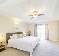 Luxury 4 Bedroom King Bed Downtown CSU Chico