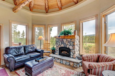 Luxury Home On Golf Course With Hot Tub & Incredible Views - FREE Activities Daily & WiFi - LBG 3