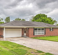 Macon Ranch-Style Family Home w/ Yard Deck