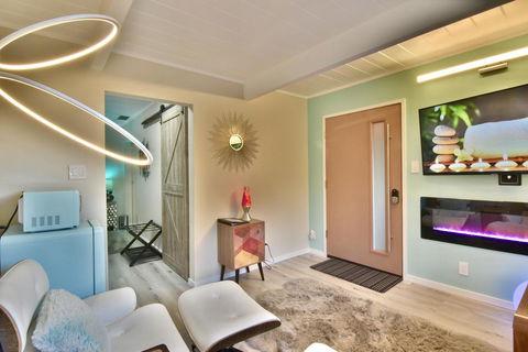 Mid Century Modern Eichler. Private Garden & Views - LBG 2