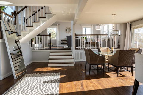 Modern Luxury Family Getaway Near Beach + Casinos - LBG 1