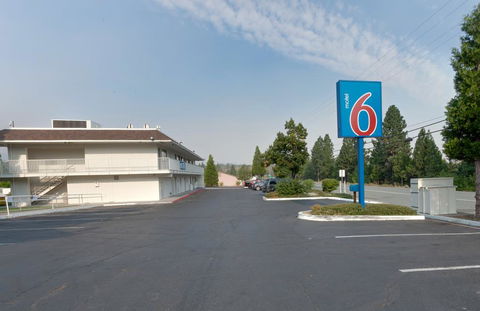 Motel 6 Weed - Mount Shasta - LBG 1