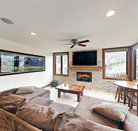 Mountain Gem Across From Slopes W/ Pool Hot Tubs Townhouse