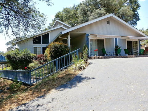 NEW CHARMING 2 BEDROOMS UNIT CLOSE TO EVERYTHING - LBG 0