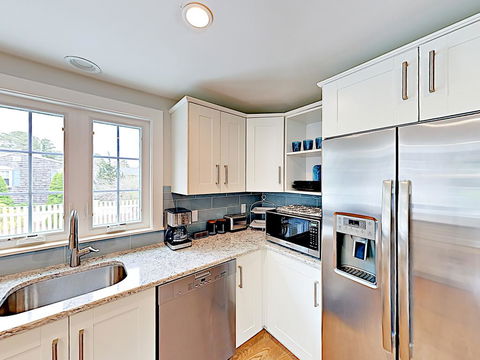 New Listing! Remodeled Beach Haven - New Kitchen Home - LBG 3