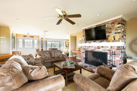 Olive Ranch By AvantStay - LBG 2