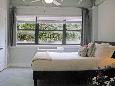 Parkview DOWNTOWN Modern Loft+Full Kitchen, Gym, Rooftop - LBG 3