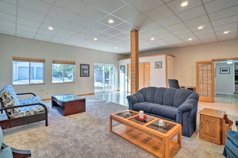 Peaceful Mountain-View Home - Walk To Kenai Lake! - LBG 3