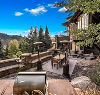 Pine Walk to Downtown Private Luxury Estate