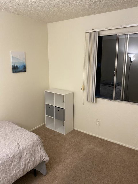Private Bedroom In Apartment - LBG 2