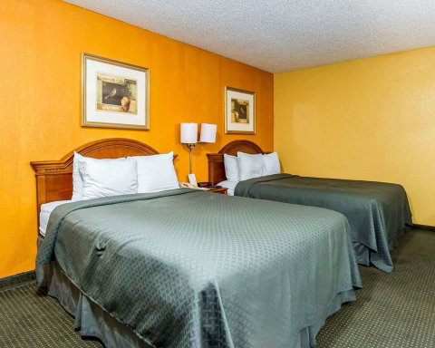 Quality Inn Near Downtown Tucson - LBG 1